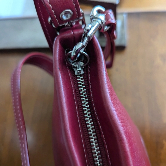 EUC Coach Charlie Mini Hobo - Picture 13 of 15